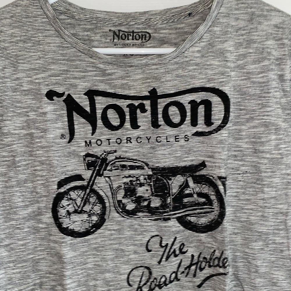 Lucky Brand T-shirt